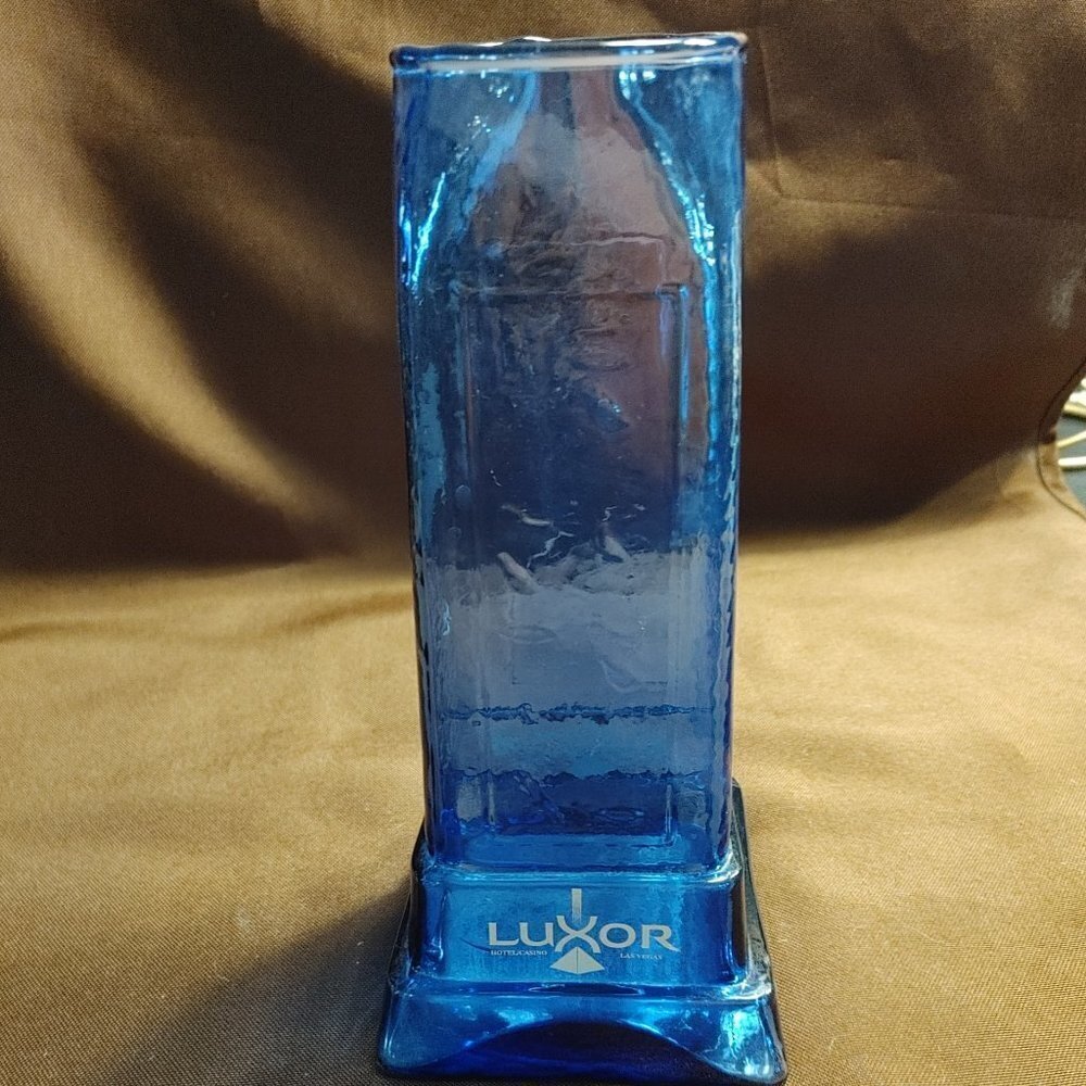 Las Vegas Luxor Casino Hotel Blue Cobalt Eyptian Pillar Drinking Glass -36 OZ